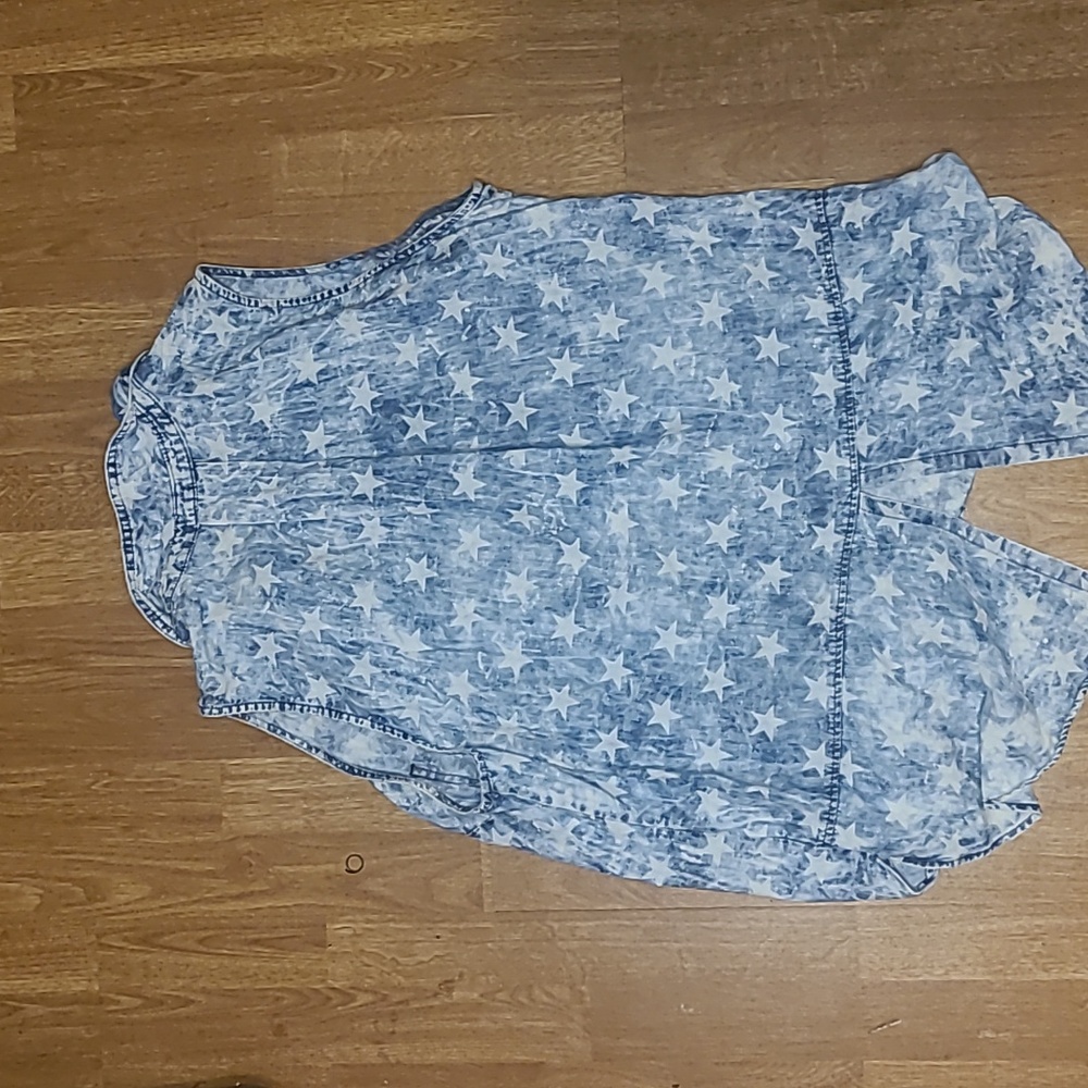 Rock & Republic patriotic chambray top 1x - Picture 4 of 4